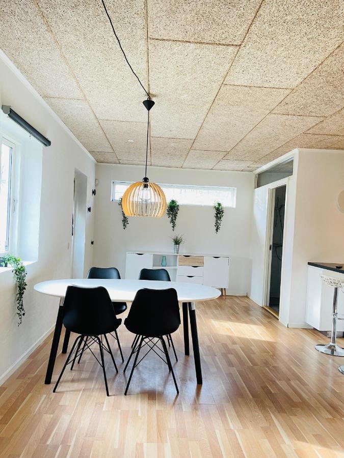 Aday - Nice And Cozy Place Aalborg Bagian luar foto